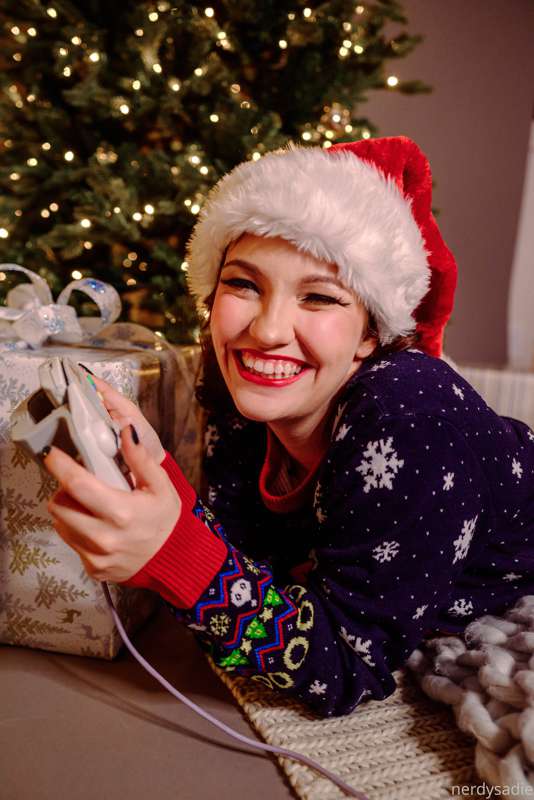 Happy Holidays everyone! I hope the end of the year isn't to.. 3