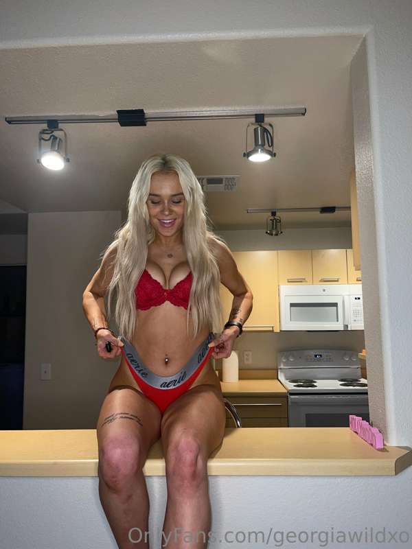 How many rounds could you go with me until you tap out ? 🤨😜 ..