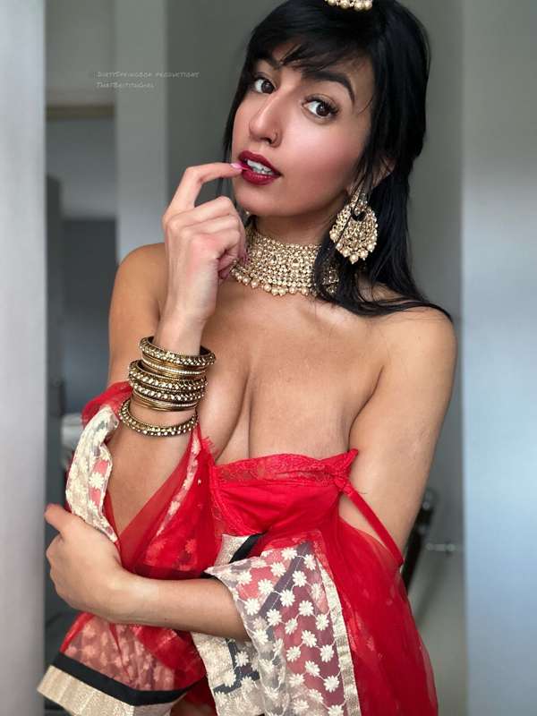 My clothes just kept coming off 😈🤭 27