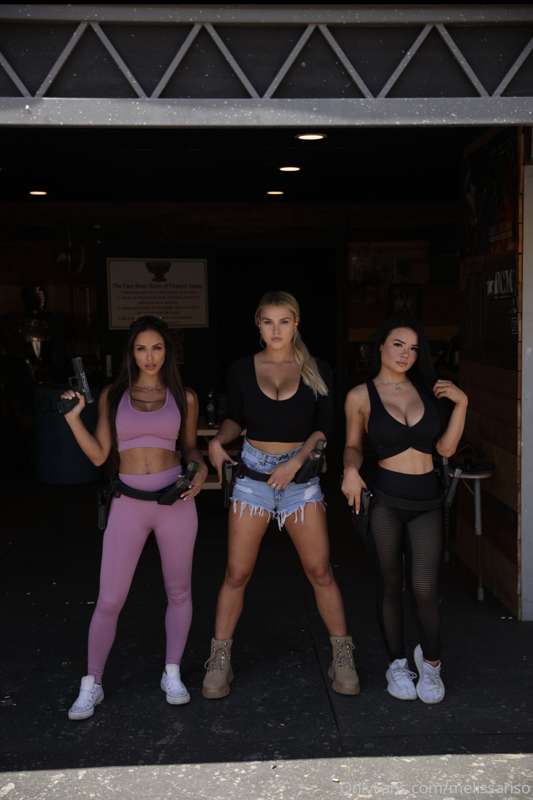 Hotties 🔥 @kinsey x @jessicasunok 4