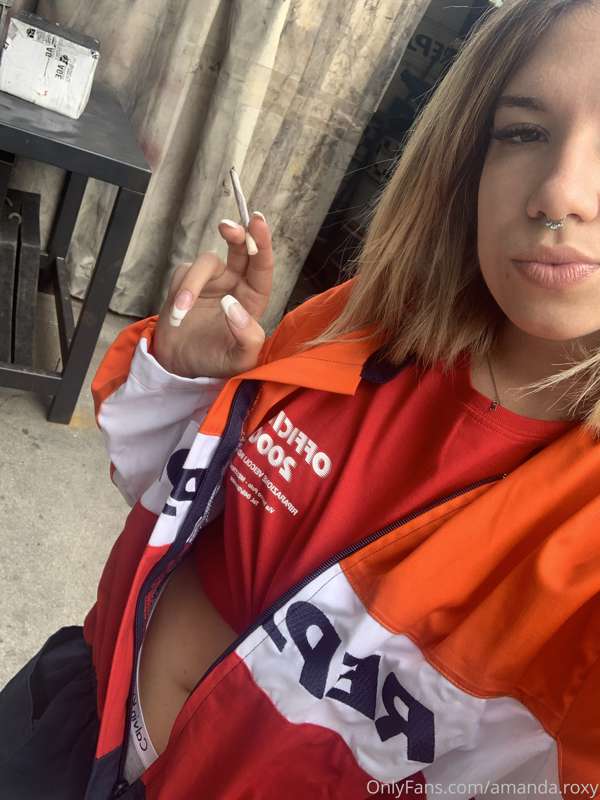 Lararoxyrox - Onlyfans - 15 Aug, 2021