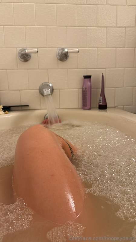 Cum soap my back later? 💦🥵❤️