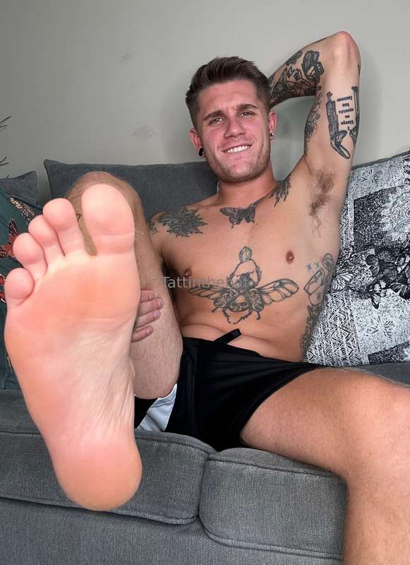 More and more of you recently asking for more feet content, .. 4