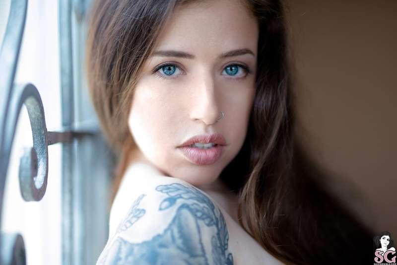 Unlock the genius with @sashsuicide in her throwback set, Ei.. 8