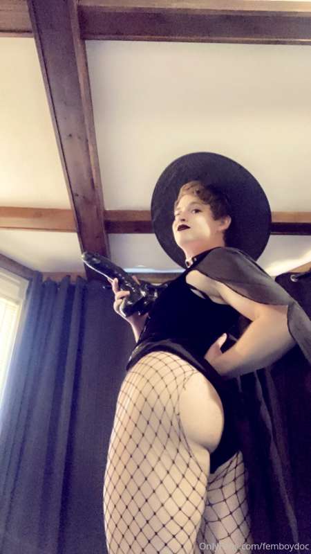 Witch and cheerleader costume pics n clips 👻 10
