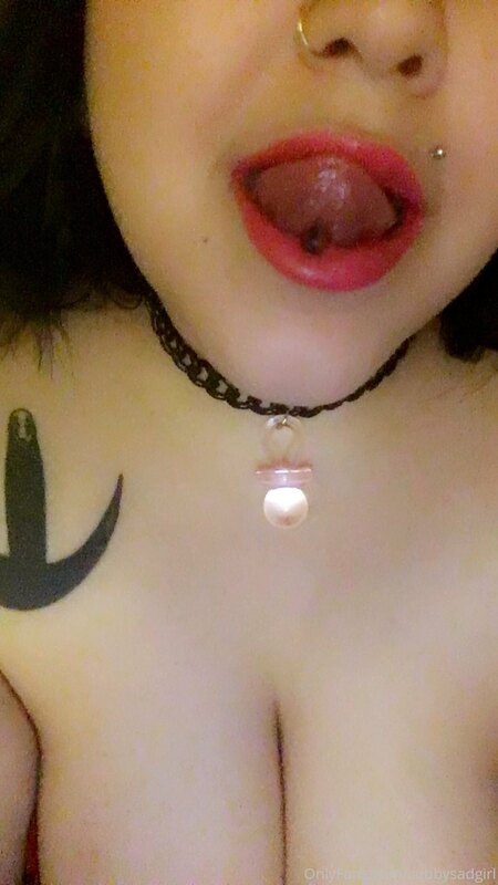 younger me with no chest tattoo was still a bad bitch ?