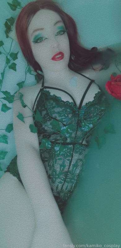 Kamiko_Cosplay - Fansly - 01 Nov, 2022 1
