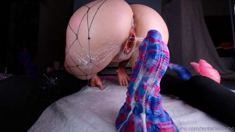I haven’t been able to use my dildos in a few weeks (a combo.. 4