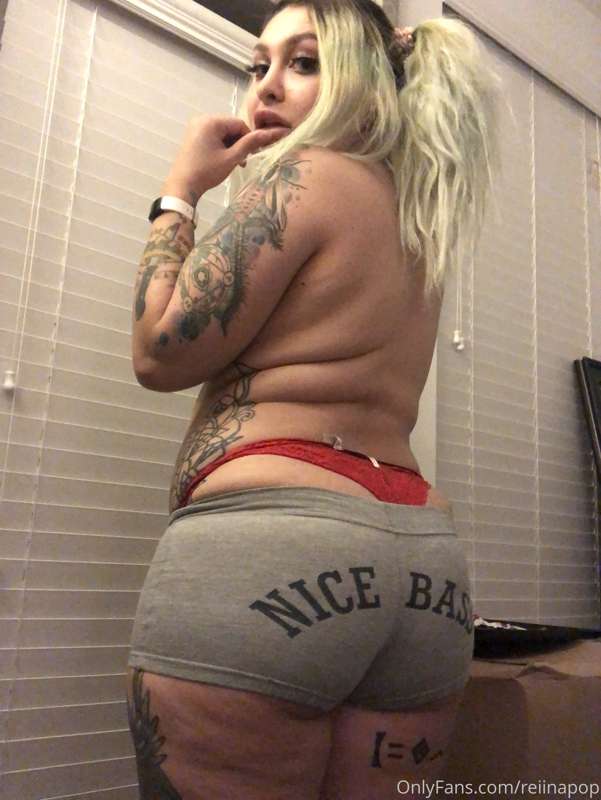 nice bass 🎵 backside lookin thicc as fuck 4