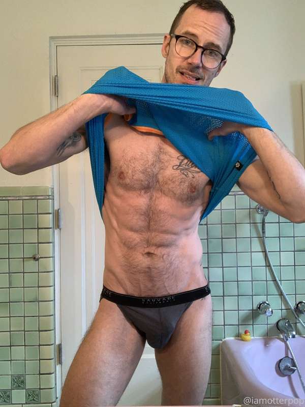 Post workout scratch and sniff. Inspecting the goods. 2