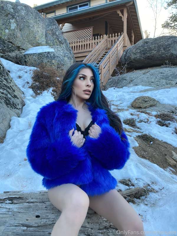 some sexy snow pics ❄️ 2