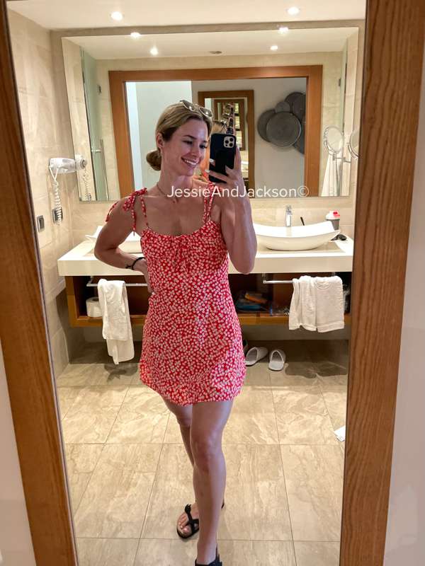 **Tonights little red dress for dinner** ❤️
With no panties ..