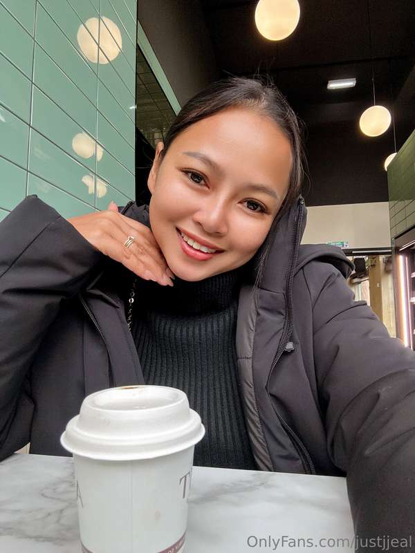 Tell me something nice 🖤