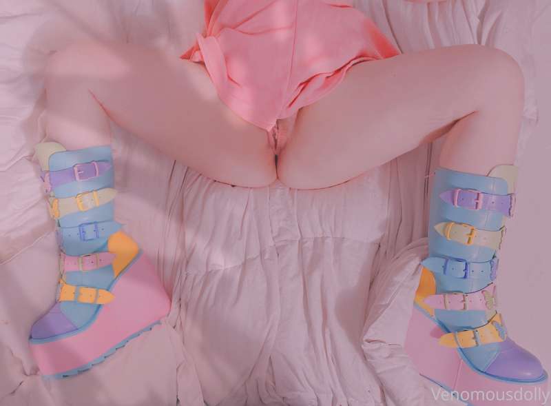 How do you like my new shoes? ;0 I feel so tall in them lol...