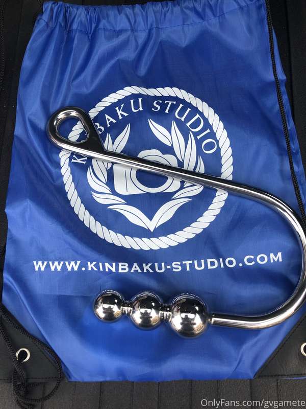 Picked up a new sex toy at Exxxotica. Who wants to see me us..