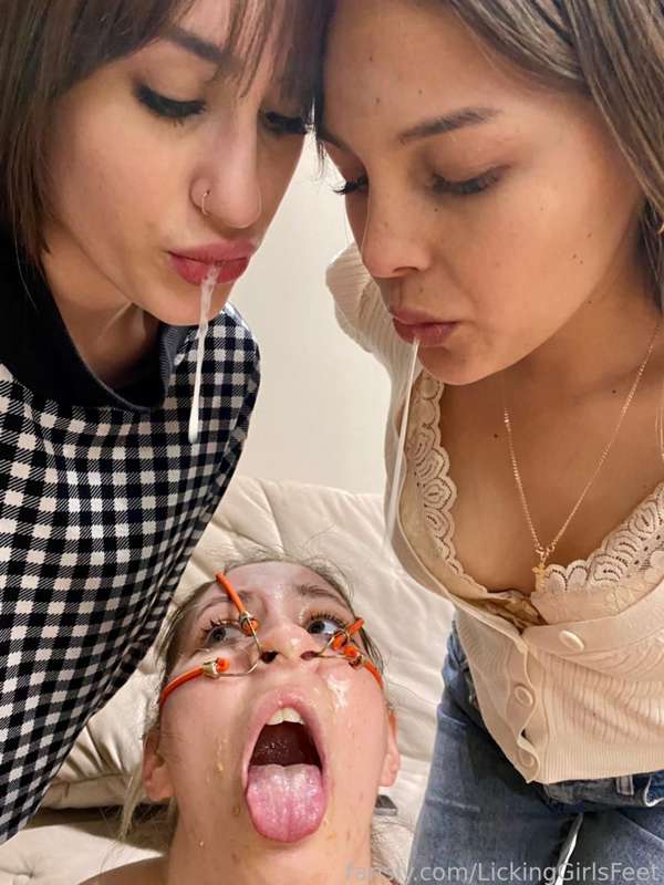 Lickinggirlsfeet - Fansly - 10 Jun, 2022