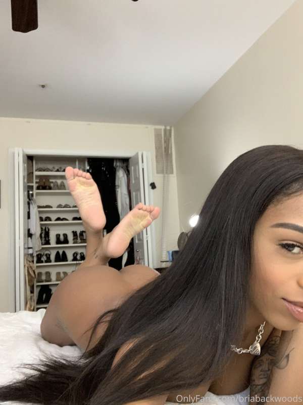 i dream of a bigger closet 1