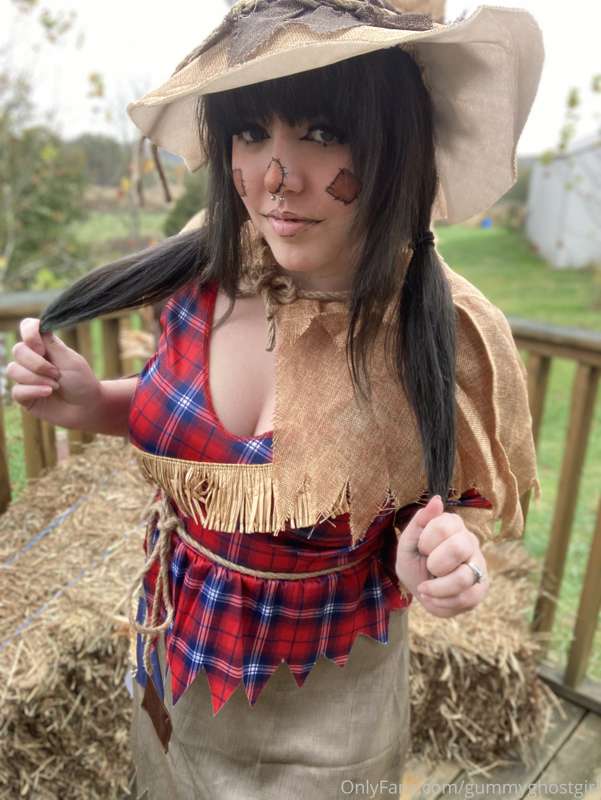 You can be the farmer and stick me up on your post 💋 I’ll be..