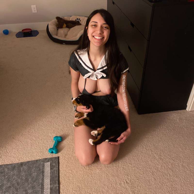 Filming customs but also giving my puppy all the love she de..