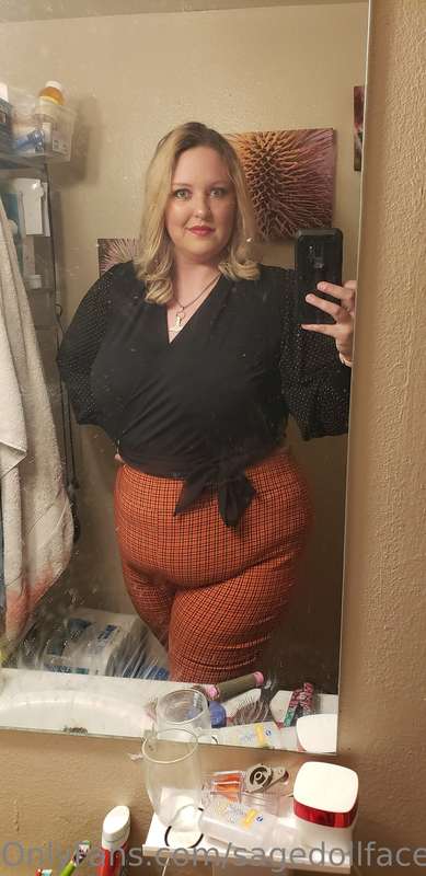Looking all kinds of cute this October Sunday! October is by.. 3