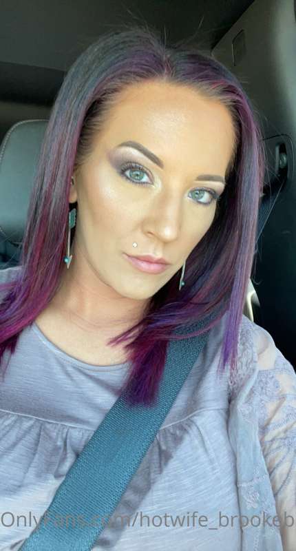 If anyone was curious, purple is my favorite color… 💜👸🏻♠️🖤😘