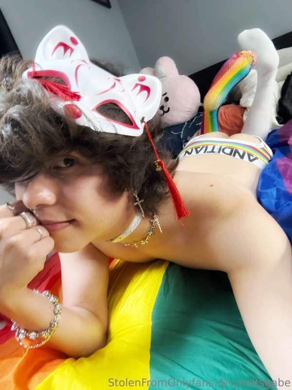 Happy pride month! 🏳️‍🌈🌈video coming tomorrow (; enjoy these.. 20
