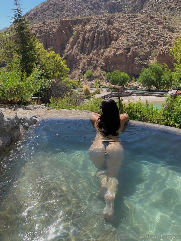Do you like the mountains and the heat like I do? 🔥🌄