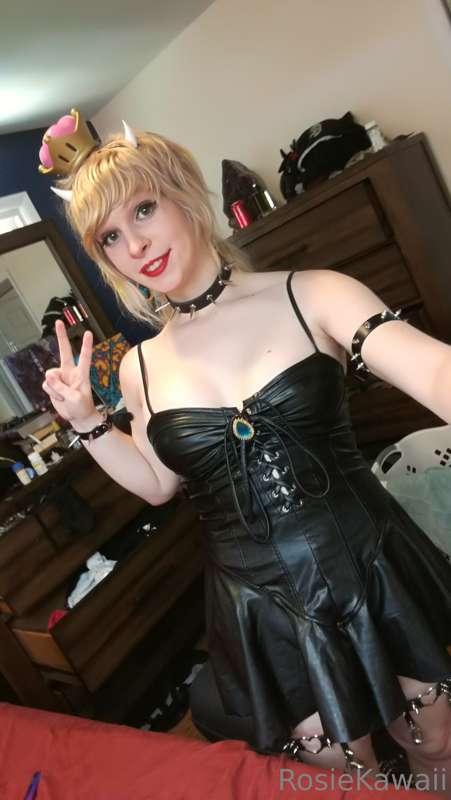 Bowsette Cosplay x 9/10 x 35 photos this post x 21