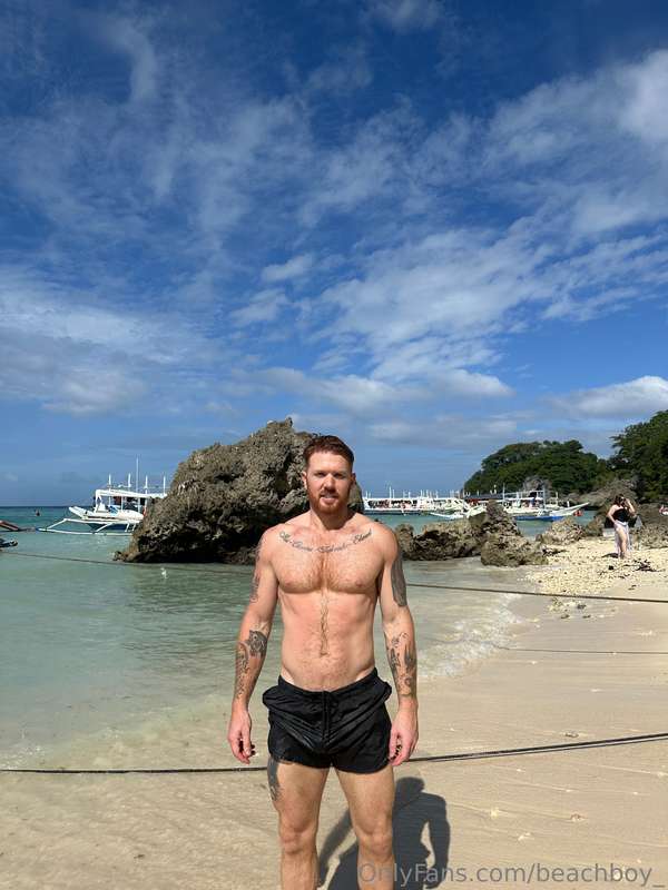 Hi baby! I’m busy in paradise… just a lil dump of content he.. 3