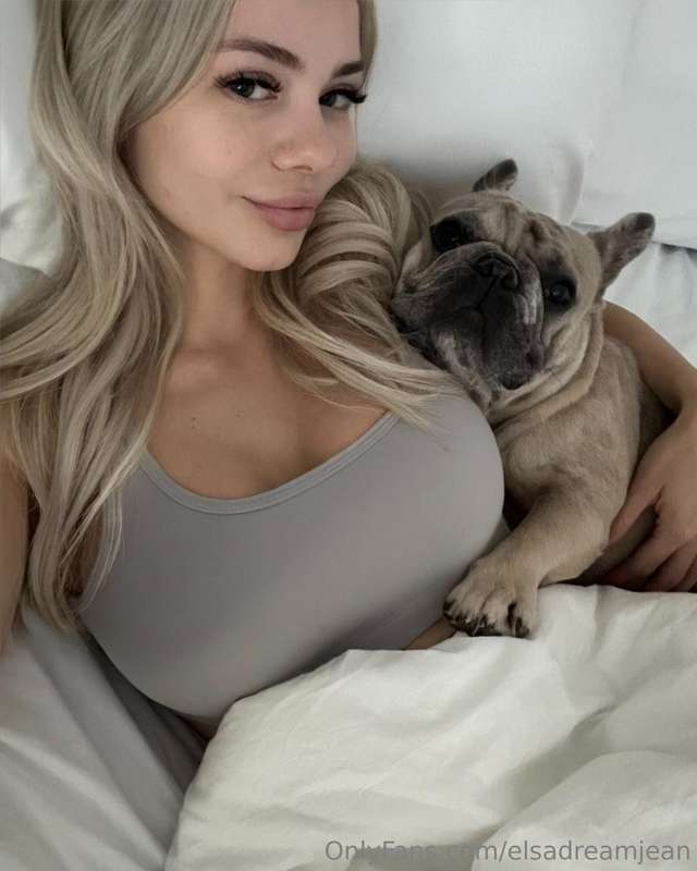 Good morning handsome 🥰 Will you join the two of us for some..