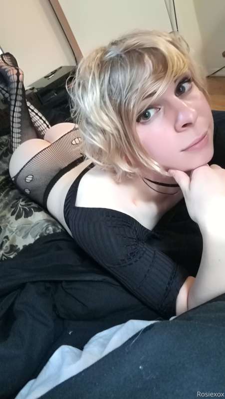 Cute lil slut 5/10 x 20