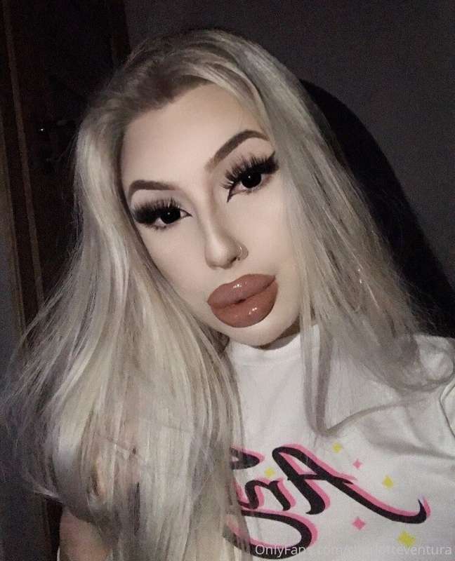 👸🏼