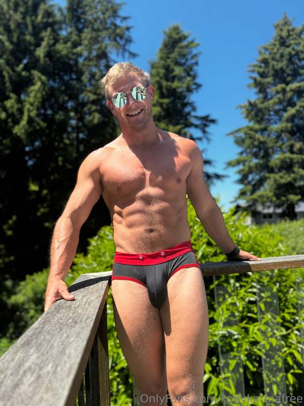 How’s your month going? 🏳️‍🌈