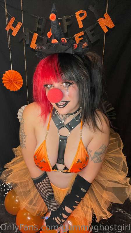 Let’s clown around 🤡 9