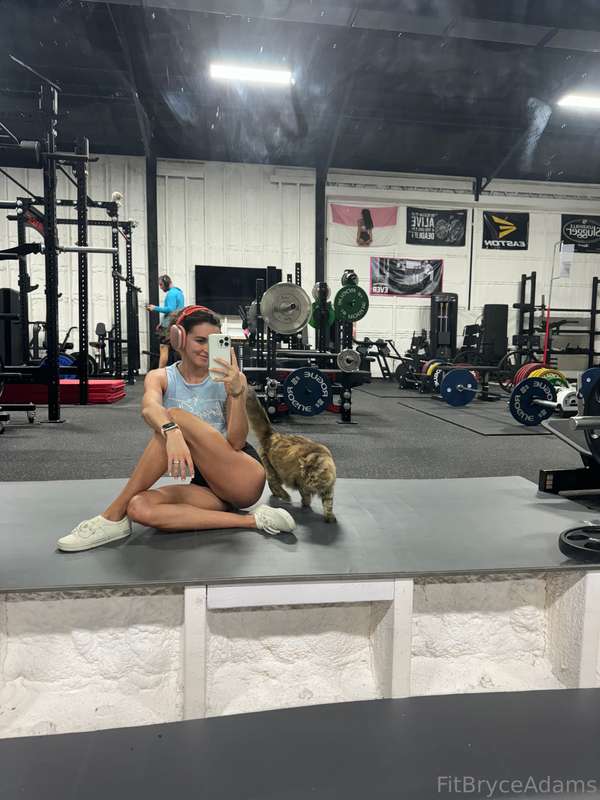We’re ready to lift!🏋🏻‍♀️