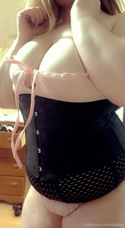 Another day another cute ass outfit ? 10