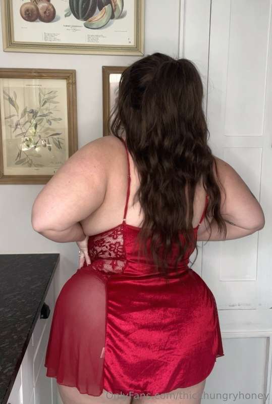 I didn’t even ask to be this fat and hot 23