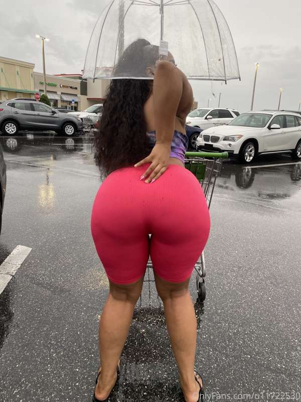 Being naughty in the rain 👅 💦 1