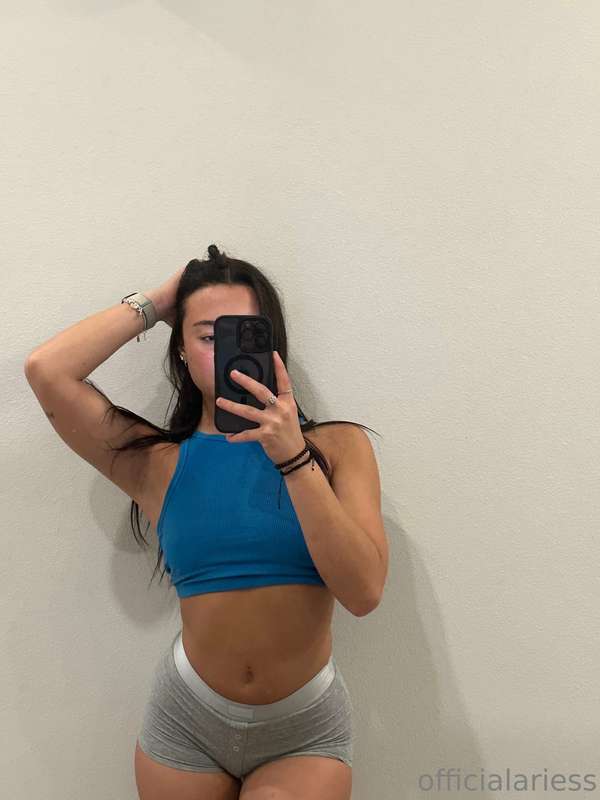 hi, miss you… message me for new content 💋 2