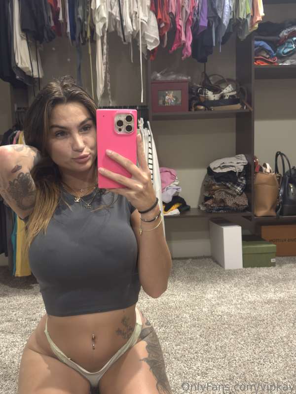 do you wanna play right now babe? Dm me 🔥 