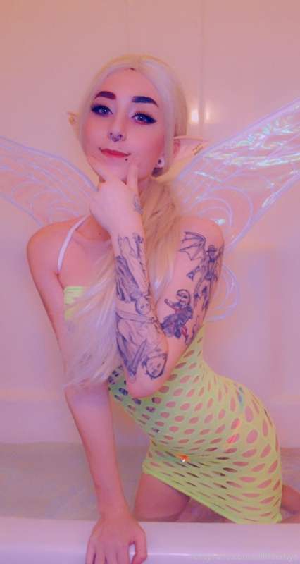 💦🧚‍♂️ would you swipe left or right on Tinderbell? 🧚‍♂️💦 8