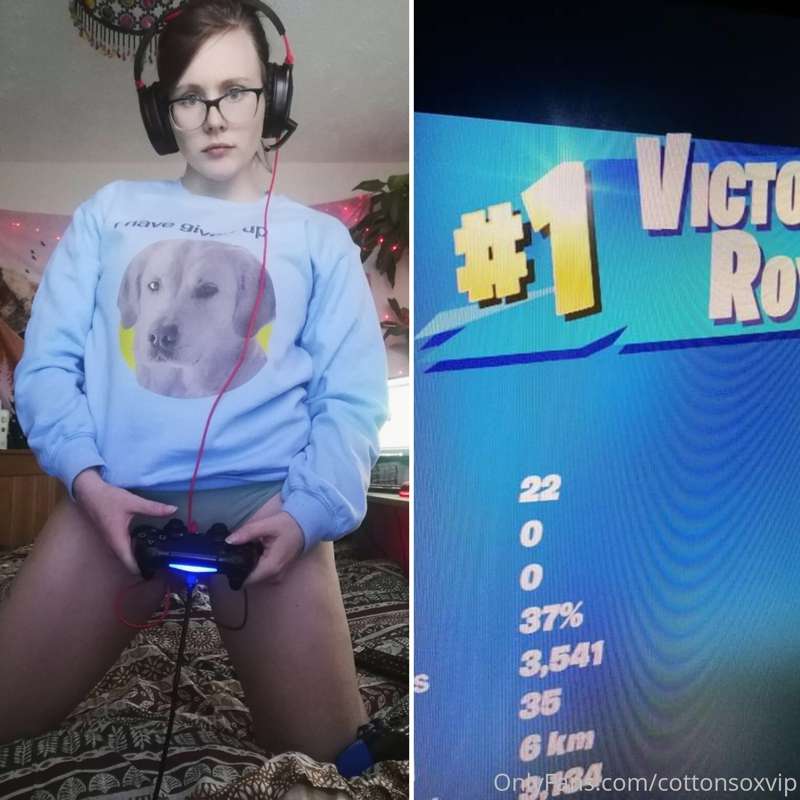 I get pretty sweaty playing Fortnite 😜🎮 22 kills. 27 is my h..