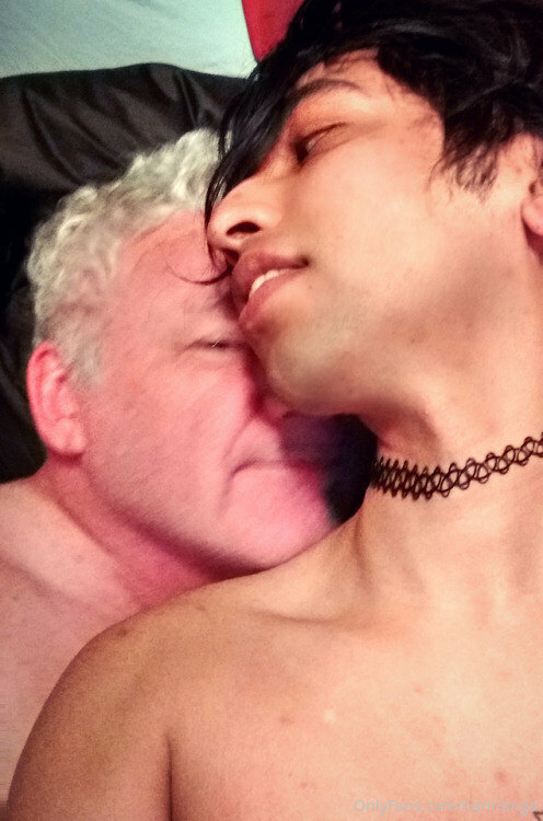 4 men, 1 slut 1