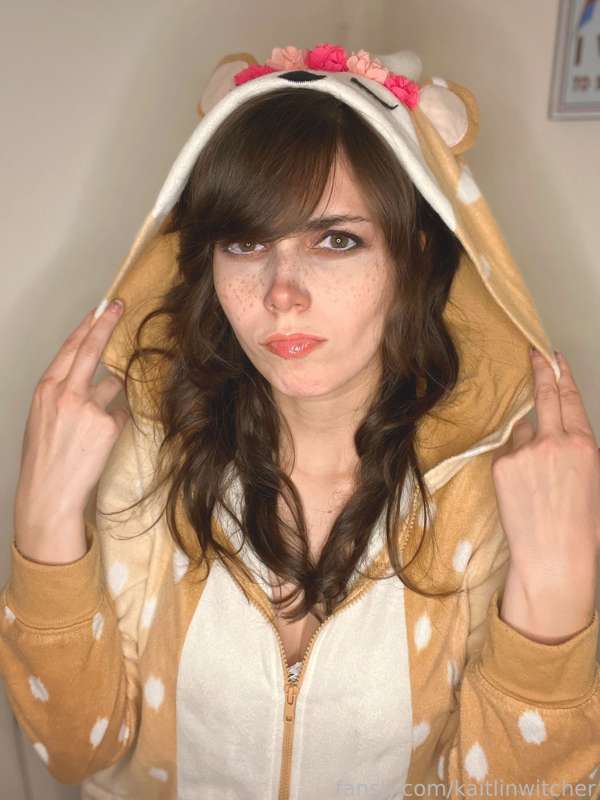 Kaitlinwitcher - Fansly - 26 Dec, 2023 4