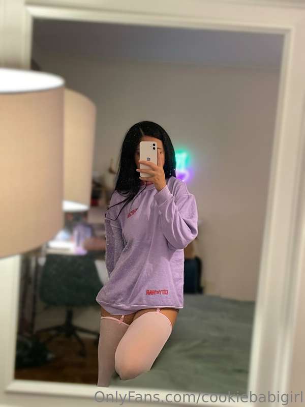 Recovering at home but still feeling horny🥺 which one of you..