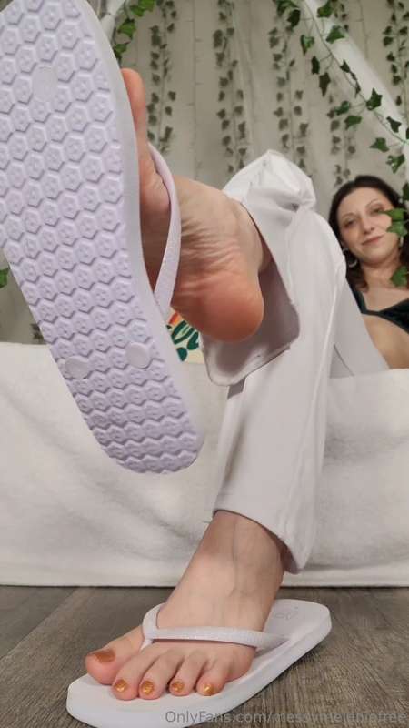 ***Flip Flop Appreciation JOI***

Details: Flip Flop Fetish,..