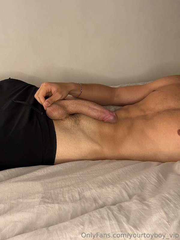 What would you taste first….my abs or my big dick 🍆😈 6