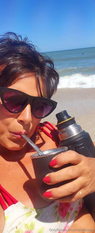 Mates on the beach.Mates en la playa.@sheilafuego 🔥