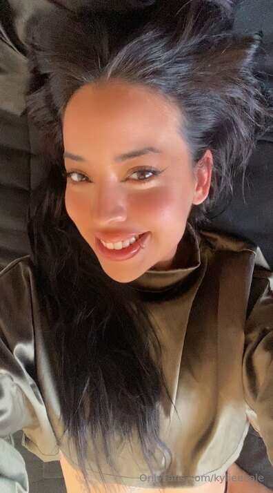 Don’t just scroll... stay a while, chat with me, and maybe s..