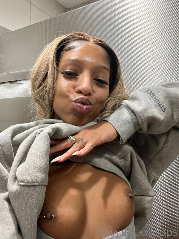 Briabackwoods - Onlyfans - 02 Dec, 2022